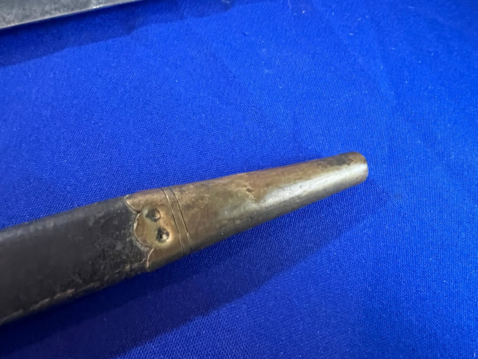 NUMBERED PATTERN 1853 ENFIELD SOCKET BAYONET WITH LEATHER SCABBARD