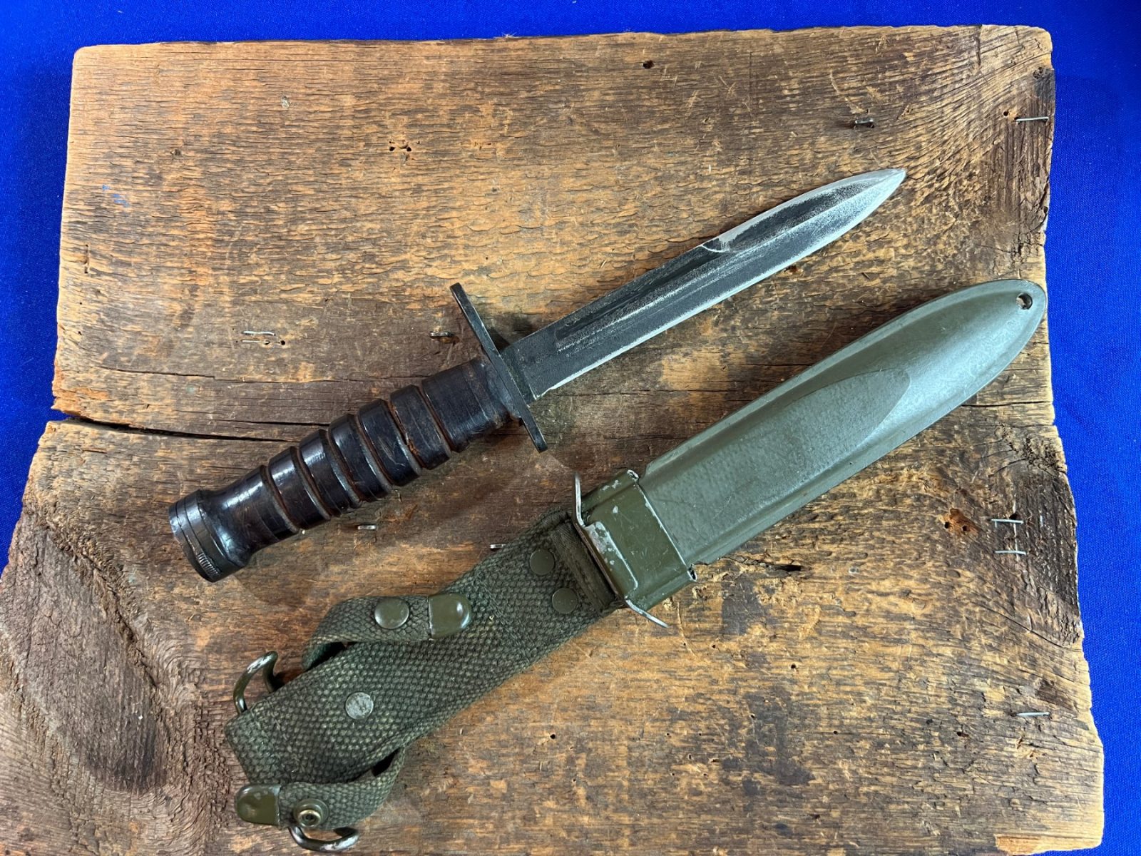 Original WW2 US CASE M1 Carbine Bayonet with M8A1 Sheath