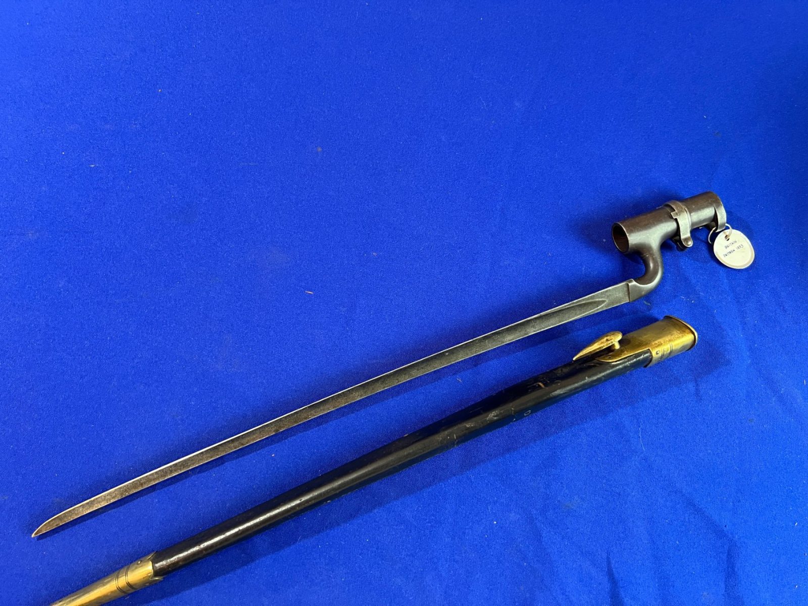 NUMBERED PATTERN 1853 ENFIELD SOCKET BAYONET WITH LEATHER SCABBARD