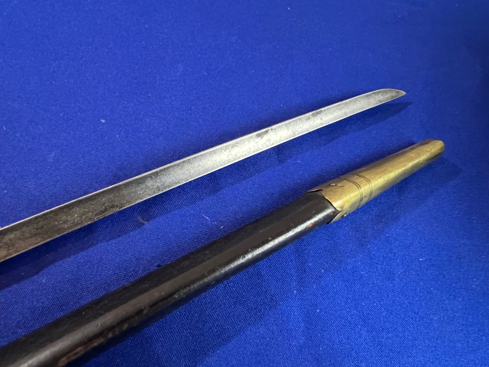 NUMBERED PATTERN 1853 ENFIELD SOCKET BAYONET WITH LEATHER SCABBARD