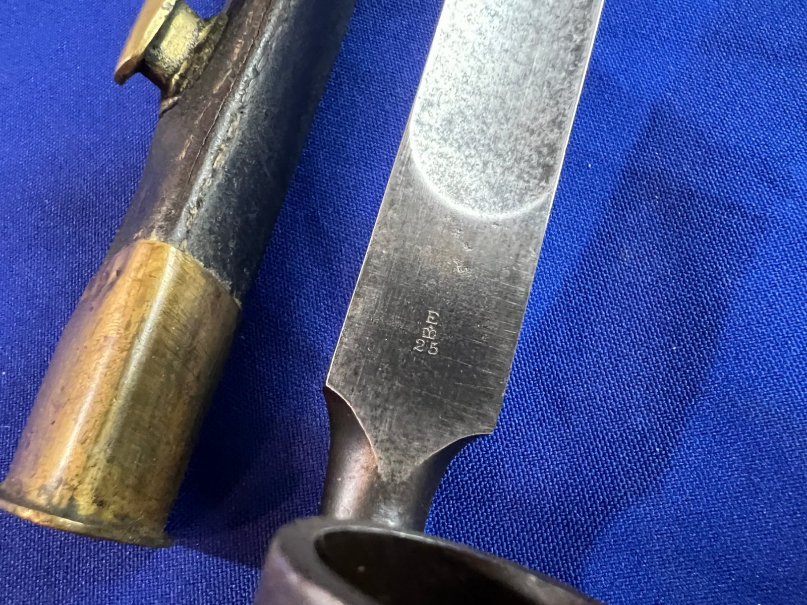 NUMBERED PATTERN 1853 ENFIELD SOCKET BAYONET WITH LEATHER SCABBARD