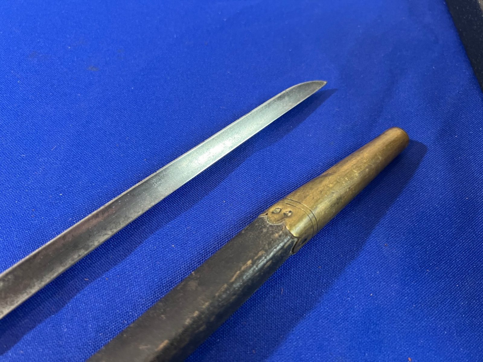 NUMBERED PATTERN 1853 ENFIELD SOCKET BAYONET WITH LEATHER SCABBARD