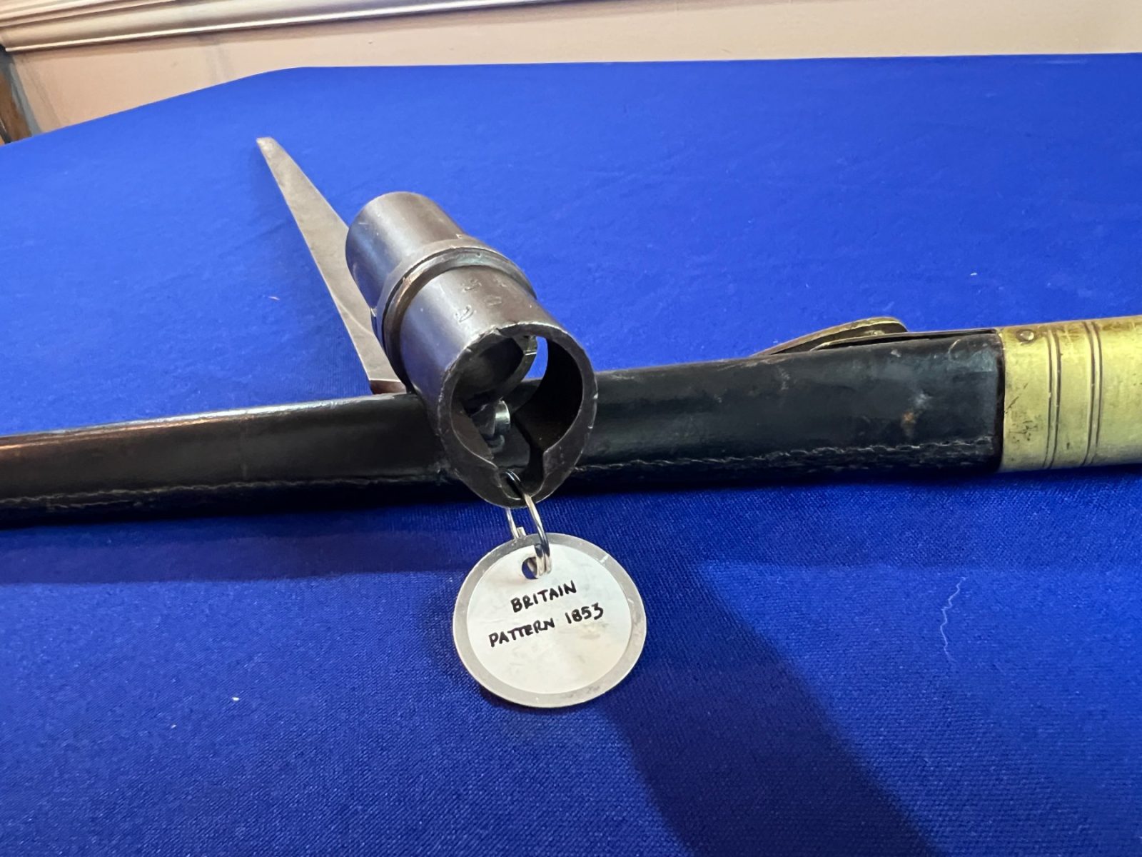 NUMBERED PATTERN 1853 ENFIELD SOCKET BAYONET WITH LEATHER SCABBARD