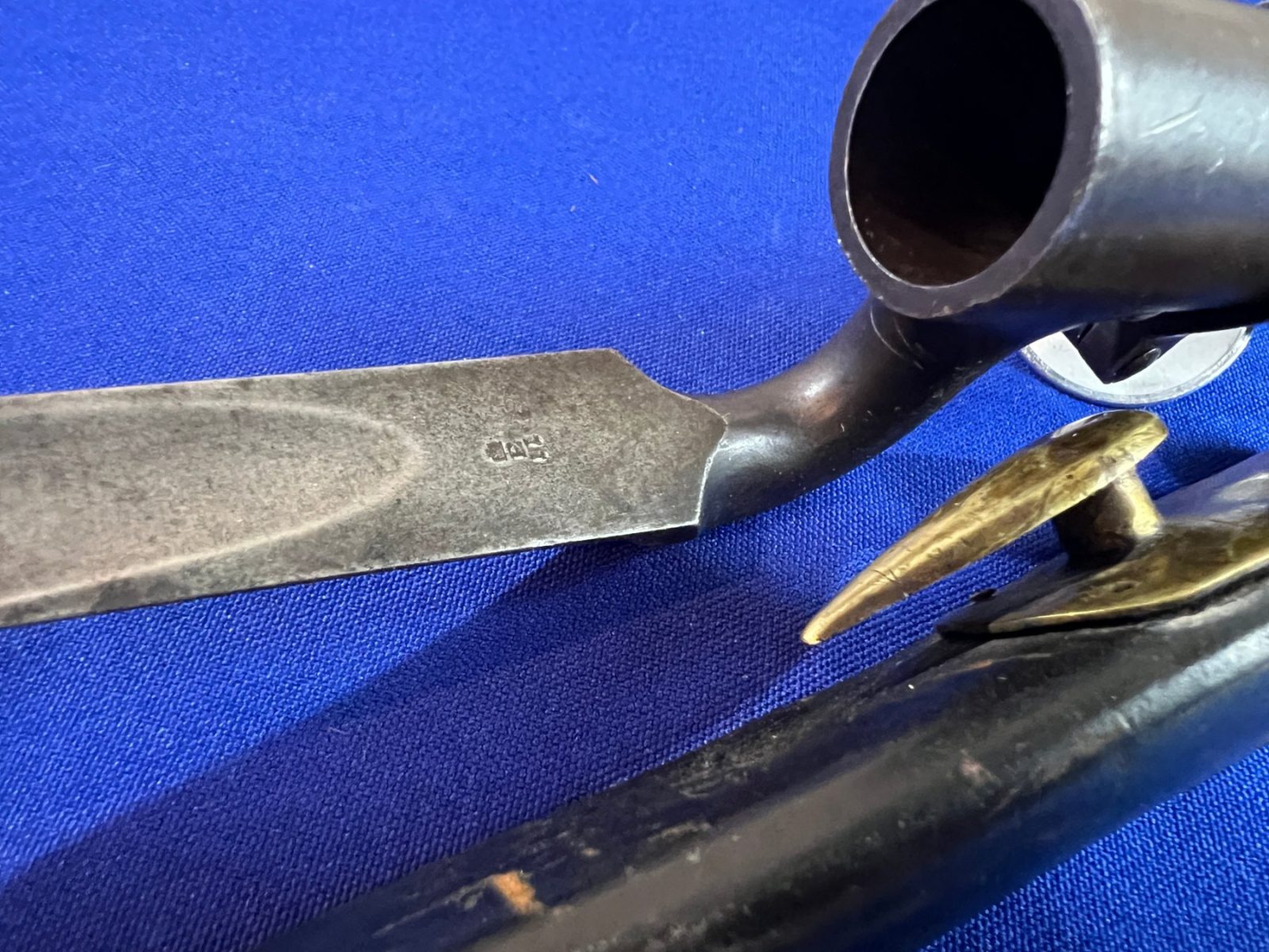NUMBERED PATTERN 1853 ENFIELD SOCKET BAYONET WITH LEATHER SCABBARD