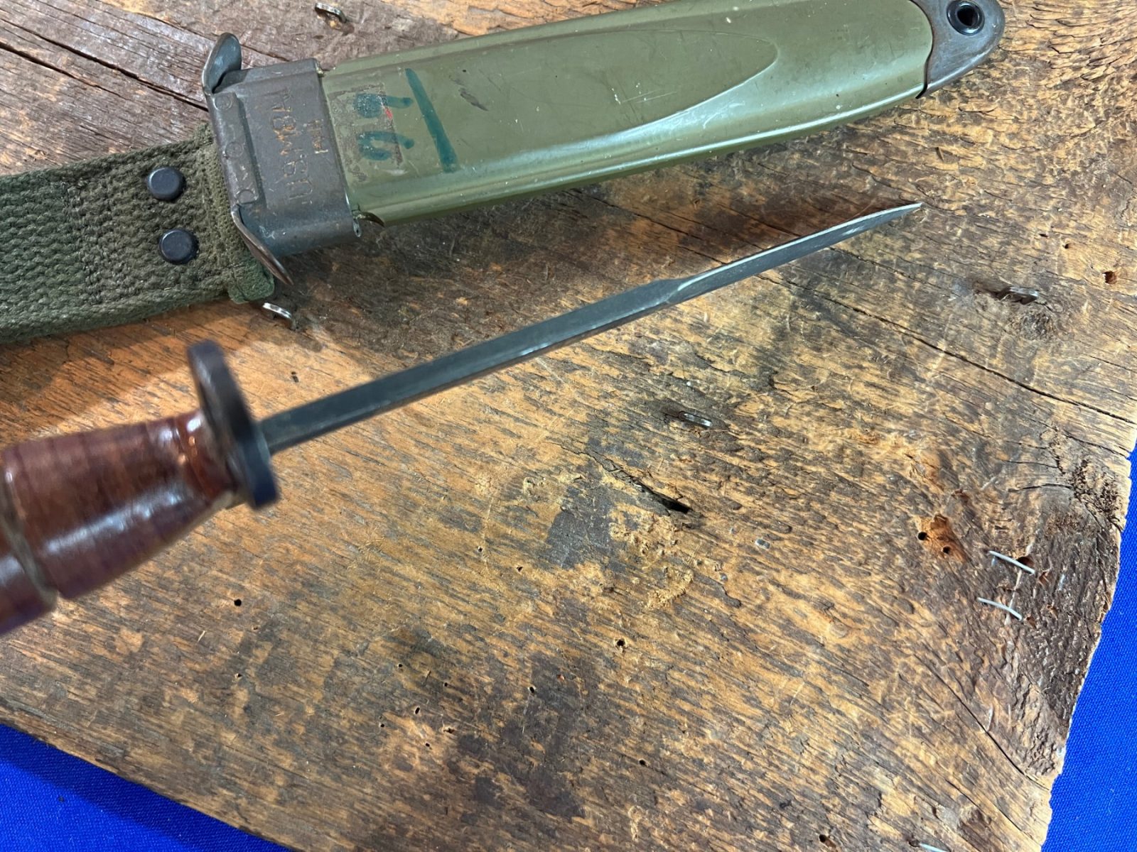 Original WW2 US CASE M1 Carbine Bayonet with M8A1 Sheath