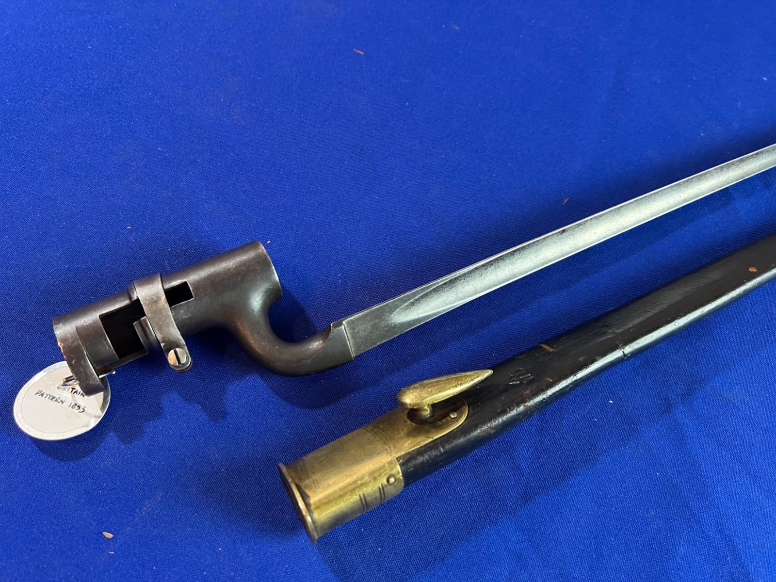 NUMBERED PATTERN 1853 ENFIELD SOCKET BAYONET WITH LEATHER SCABBARD