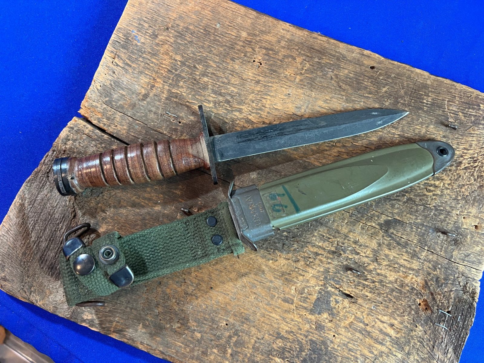 Original WW2 US CASE M1 Carbine Bayonet with M8A1 Sheath