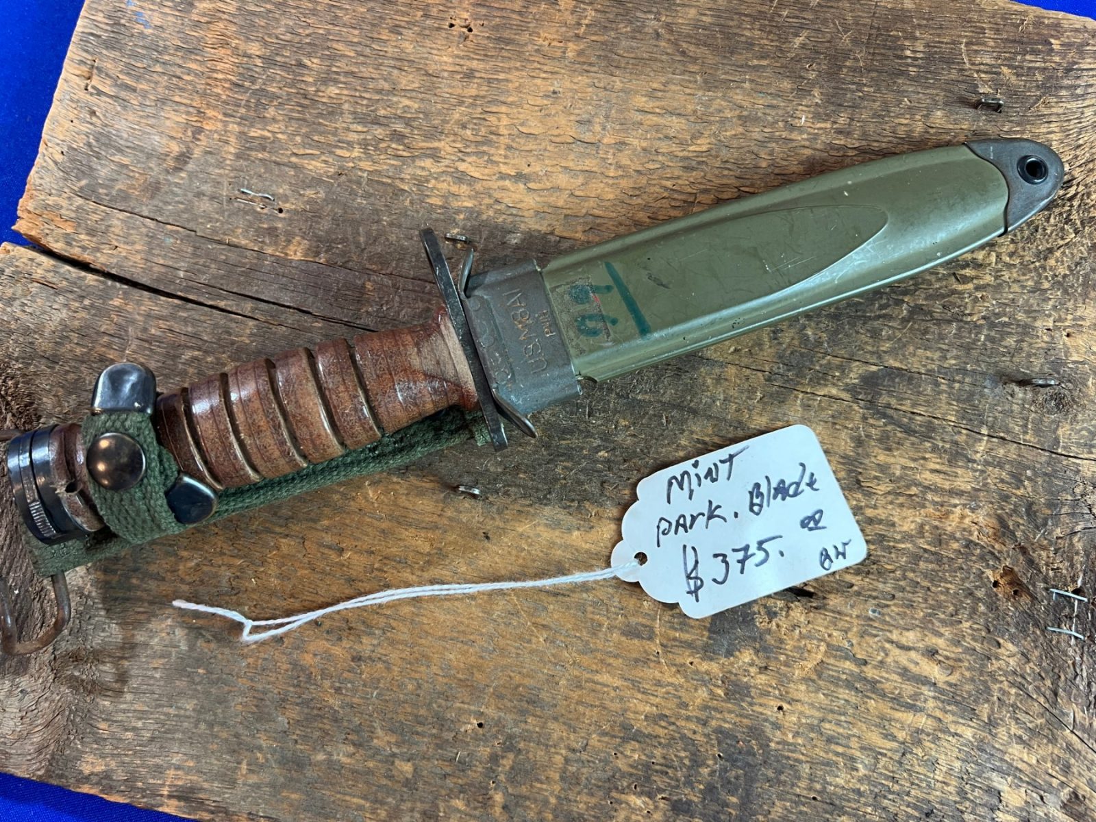 Original WW2 US CASE M1 Carbine Bayonet with M8A1 Sheath