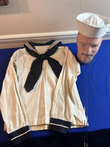 WW2 US NAVY WHITE JUMPER WITH CAP