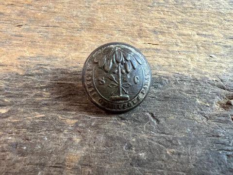 DUG CONFEDERATE SOUTH CAROLINA COAT BUTTON VAN WART BM 23MM