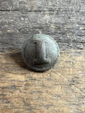 DUG CIVIL WAR CONFEDERATE CAST I INFANTRYMAN'S COAT BUTTON VICKSBURG MS