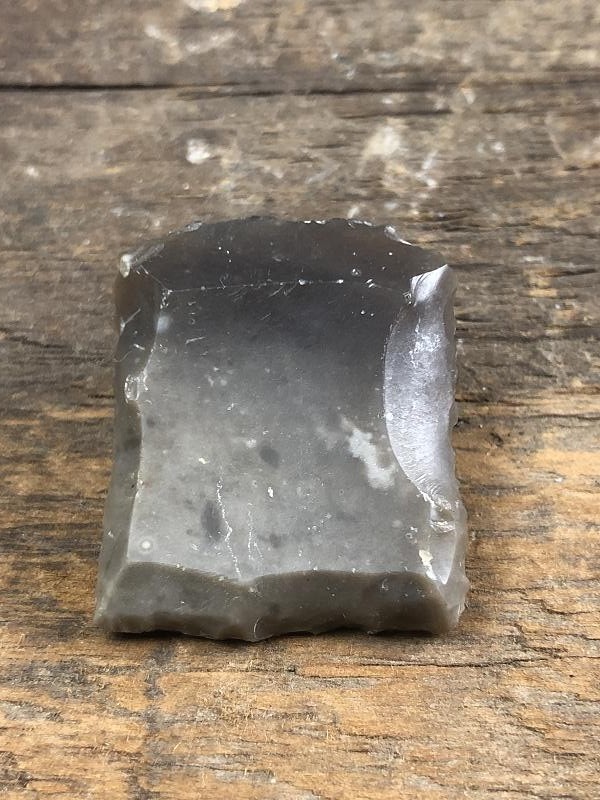 ONE DUG VERY OLD KNAPPED FLINTLOCK RIFLE FLINT FROM A GROUP