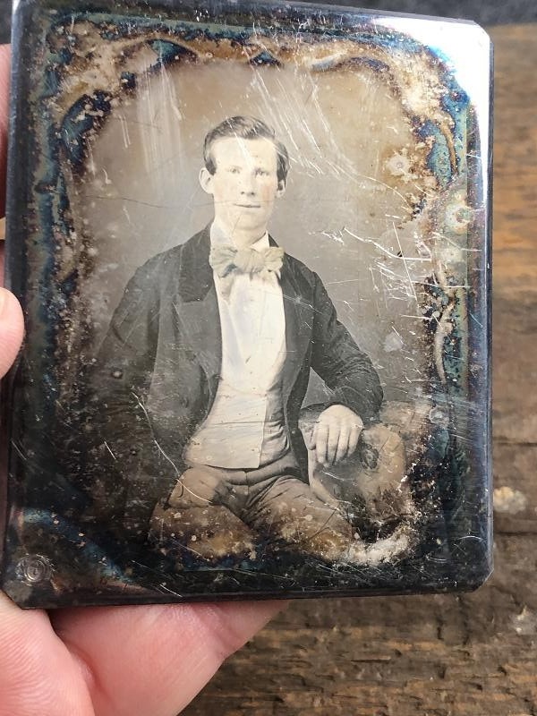 DAGUERREOTYPE 6TH PLATE IMAGE PHOTO OF A YOUNG MAN