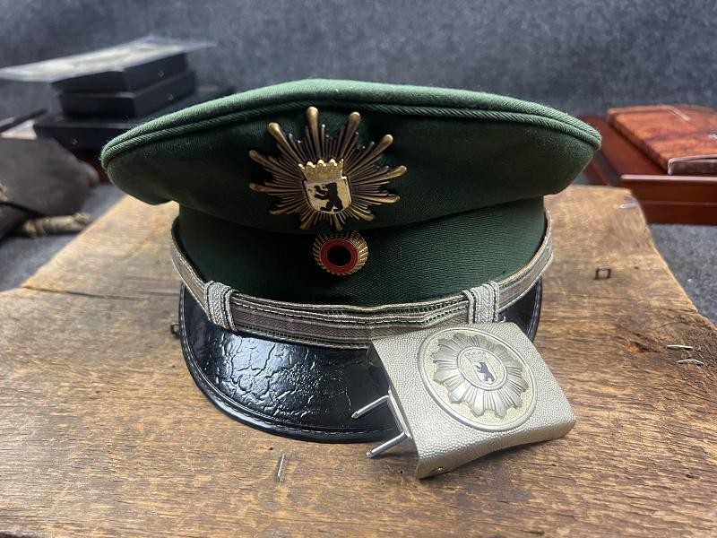 POST WWII GERMAN POLICE VISOR CAP AND BUCKLE