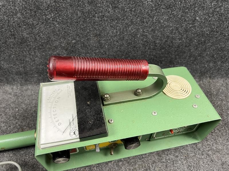 Vitage Garrett Electronics Master Hunter Metal Detector- Very Nice Shape