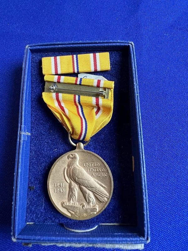 WW2 USMC ASIATIC PACIFIC SERVICE MEDAL IN BOX