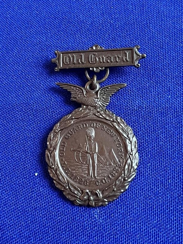 OLD GUARD OF NEW YORK L.G. 1826 C.C. 1833 VETERANS MEDAL BADGE