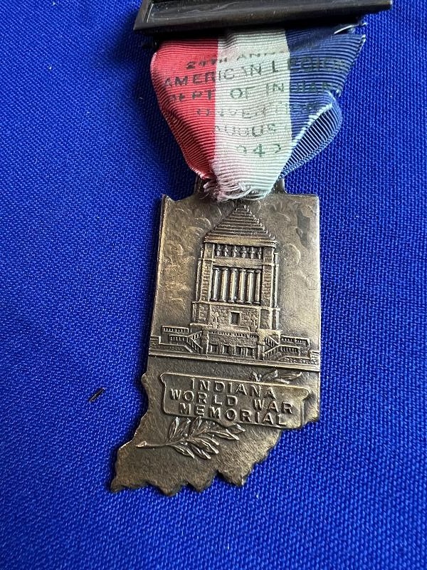 1942 American Legion 24 th Annual Convention Medal Indiana War Memorial