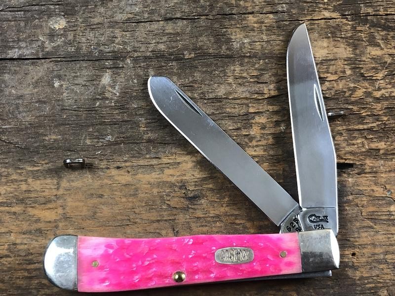 Case XX Pink Salmon Engraved Trapper Pocket Knife Mint Condition 1970s