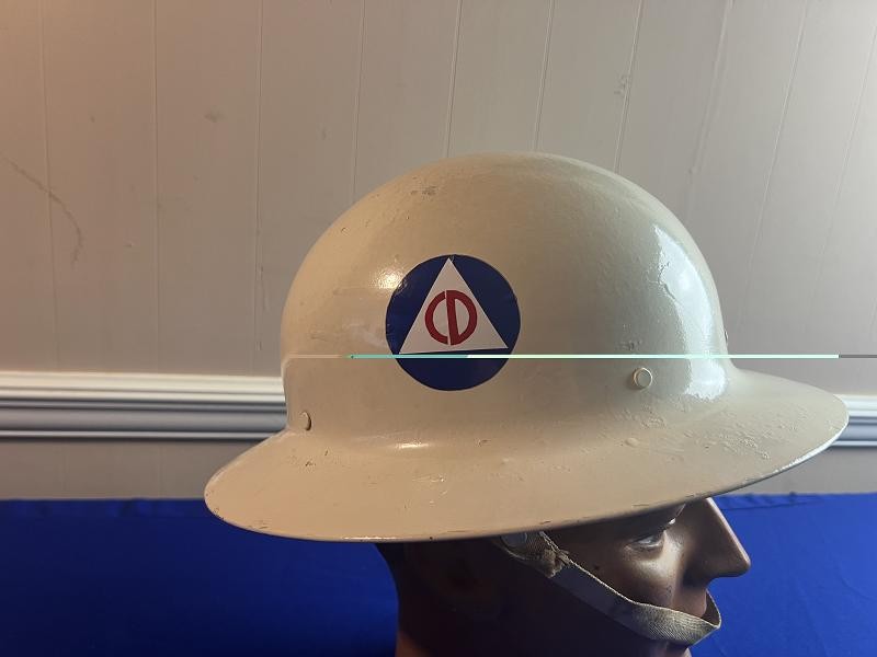 WW2 US CIVIL DEFENSE HELMET EXC. CONDITION