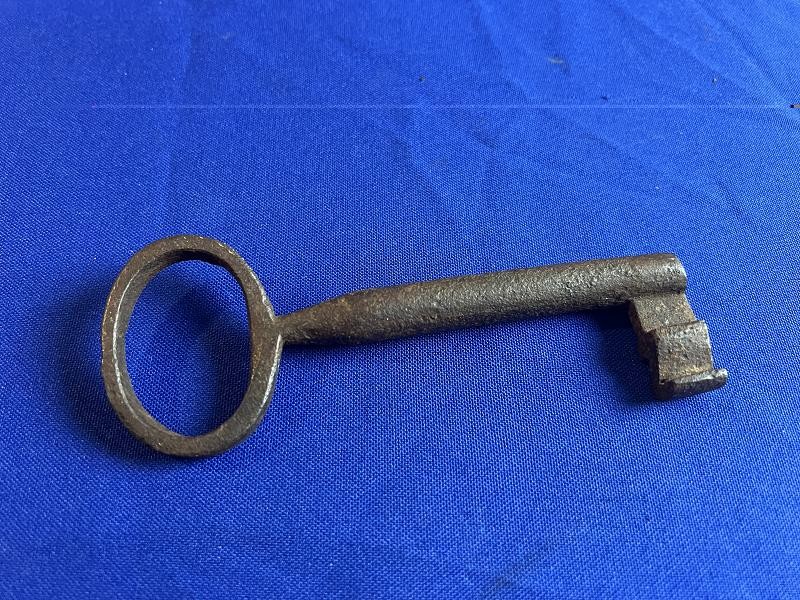 Large Antique Coloniel Era Iron Skeleton Key