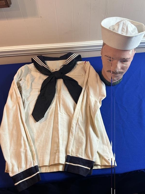 WW2 US NAVY WHITE JUMPER WITH CAP