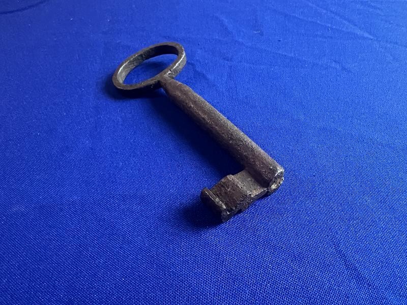 Large Antique Coloniel Era Iron Skeleton Key