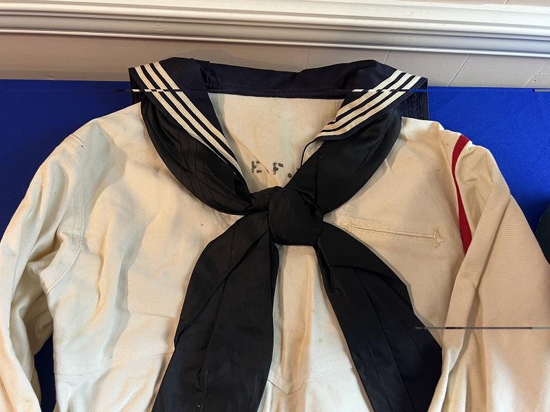 WW2 US NAVY WHITE JUMPER WITH CAP