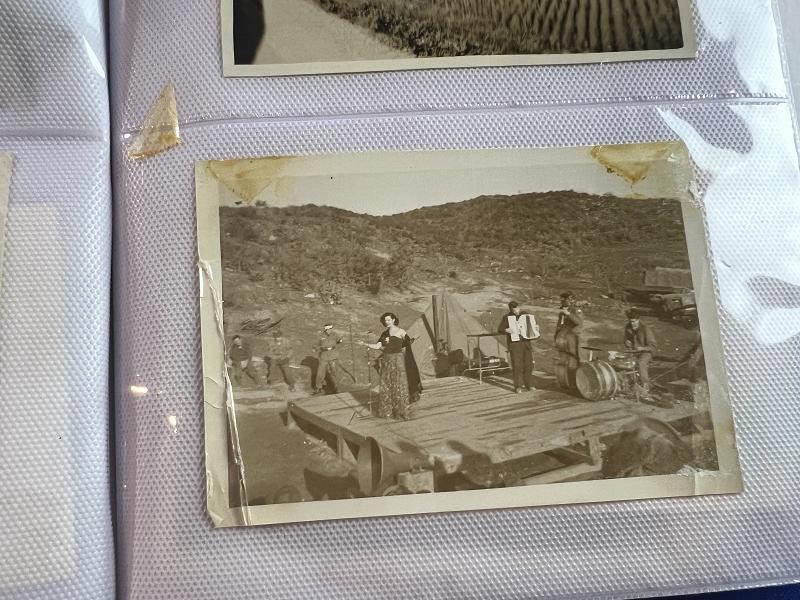EXCELLENT US WWII & KOREAN WAR ALBUM OF 200 PHOTOS