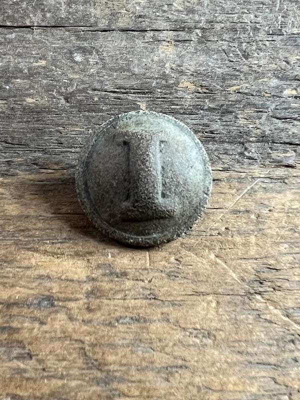 DUG CIVIL WAR CONFEDERATE CAST I INFANTRYMAN'S COAT BUTTON VICKSBURG MS